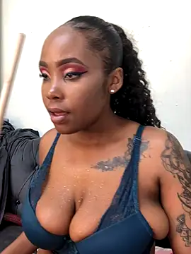 Nicole_Liam_'s cam snapshot