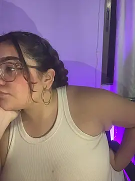 KathyGonzalez's cam snapshot