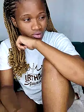 SmashingLucia's cam snapshot