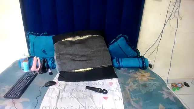 Naughtynatasha24's cam snapshot