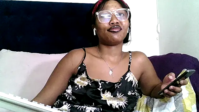 BUNNYCHOWX28's cam snapshot