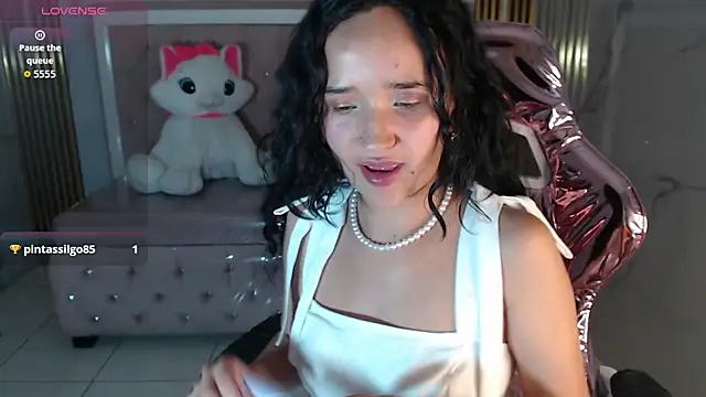 bella_vibess_s's cam snapshot