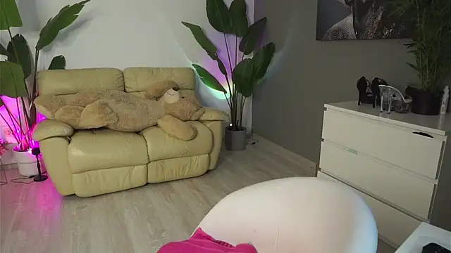 SweetBlondy35's cam snapshot