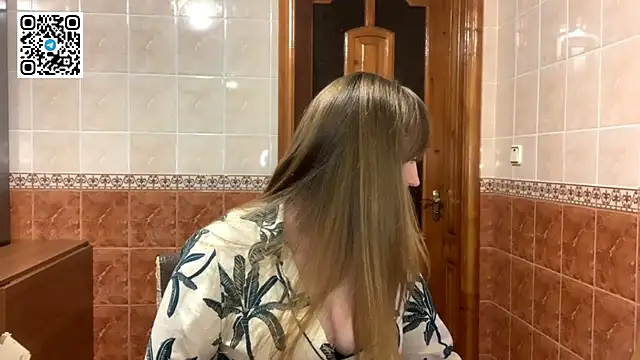 MaroonMoon_'s cam snapshot