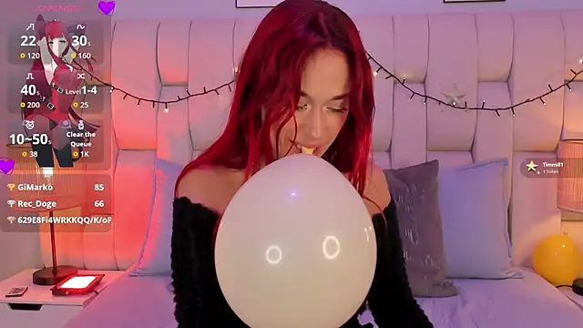 SkinnyFoxy's cam snapshot