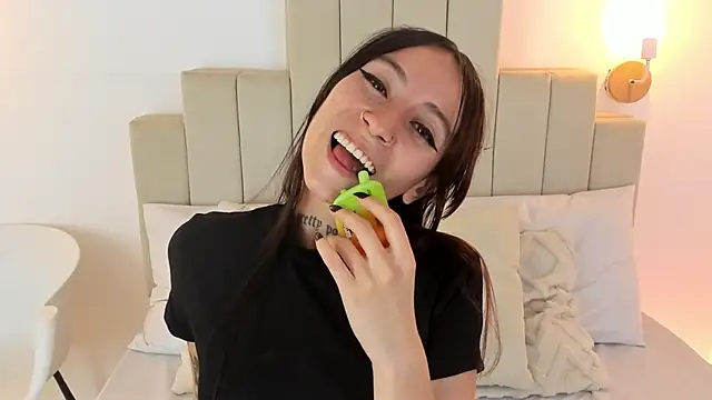 Michell_Wallker's cam snapshot