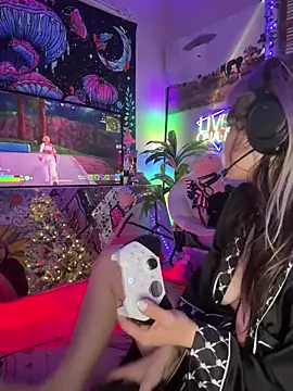 Cutiepiespanks's cam snapshot