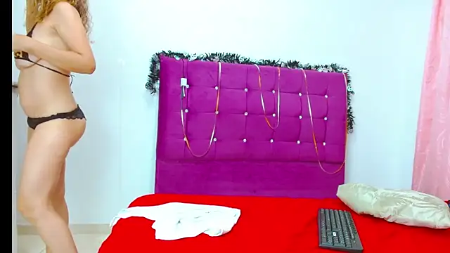 chantalsemenova1's cam snapshot