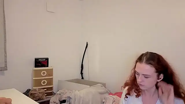 ENGLISHEMILY_69's cam snapshot