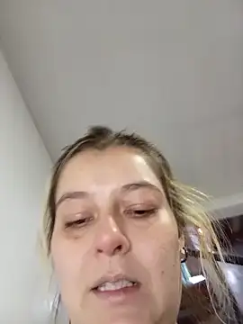 Fernandar2025's cam snapshot