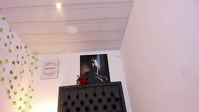 ScarlettVell live sex cam