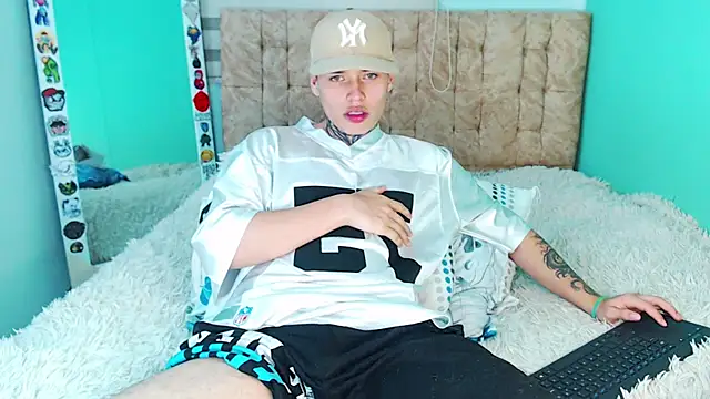 _justinmoon2 live sex cam