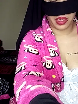 Zouzou_sexy's cam snapshot