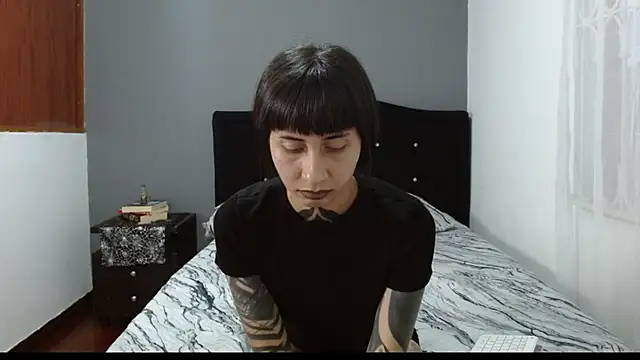 Emilia_1995's cam snapshot