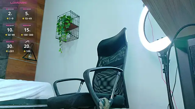 RiriiBrunette__'s cam snapshot