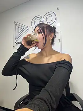 Sarahlove_90's cam snapshot