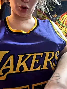 Milf-N-Kookies's web cam