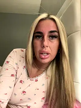 EllieMaeBaby's cam snapshot