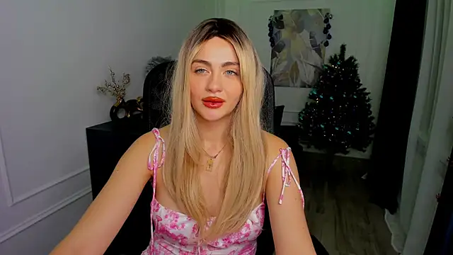 LeslieMineg's cam snapshot