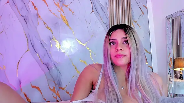 sharon_greey's cam snapshot