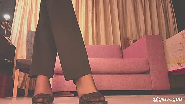 gigifontaine__'s cam snapshot