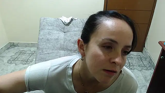 antara_hotgirl's cam snapshot