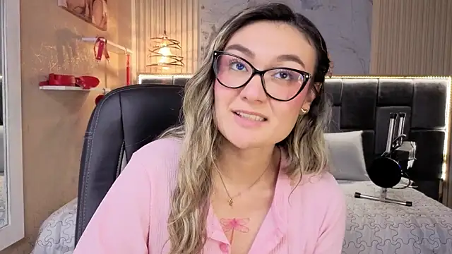 Im-Lola's cam snapshot