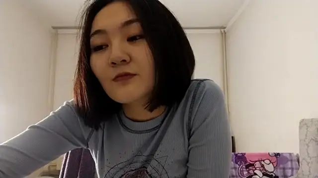 Lyndasilk live sex cam