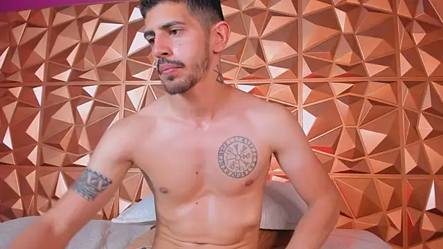 AlejandroStormm live sex cam