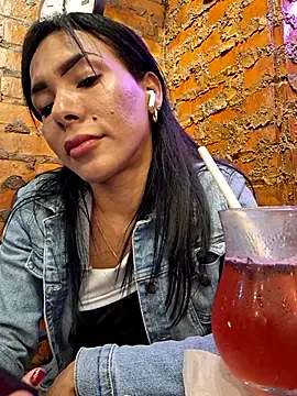 Doll_Loren live sex cam