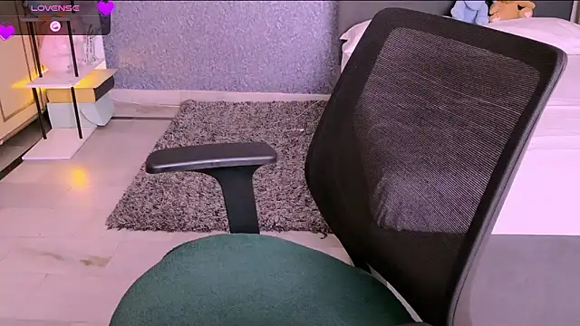 Khaleesiiii's cam snapshot