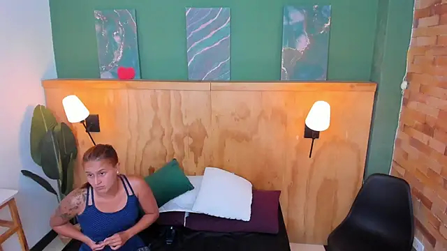 aliceandsia live sex cam