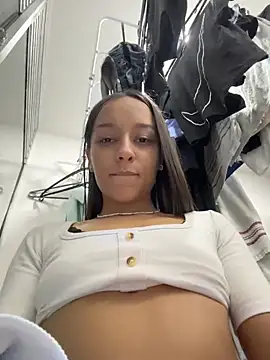 Brunettecollins05 live sex cam
