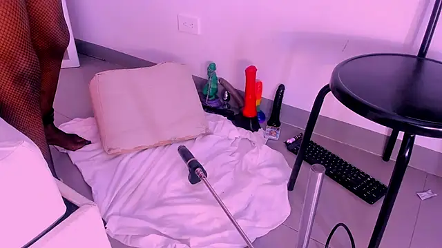 Roxan-hot69's cam snapshot