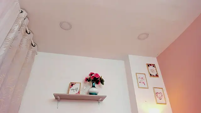 LauraRaider's cam snapshot