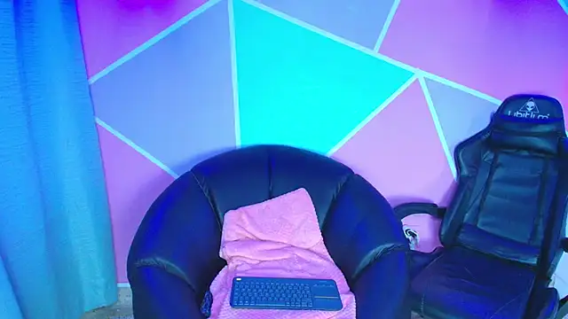 amyfuntime's cam snapshot