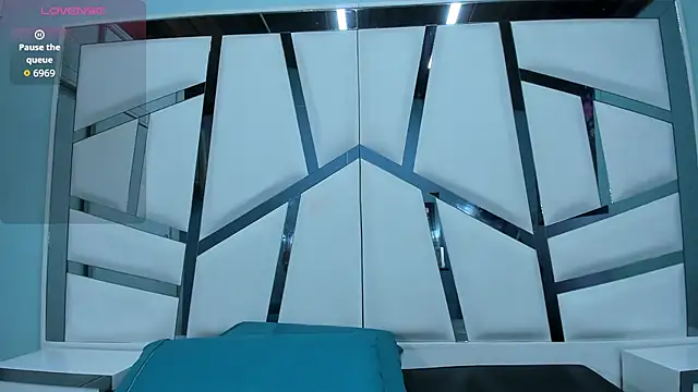 Lucy_White__'s cam snapshot