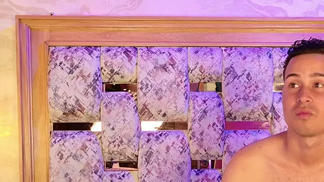 aron_emily_23's cam snapshot