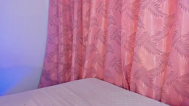 riley_bensongh's cam snapshot