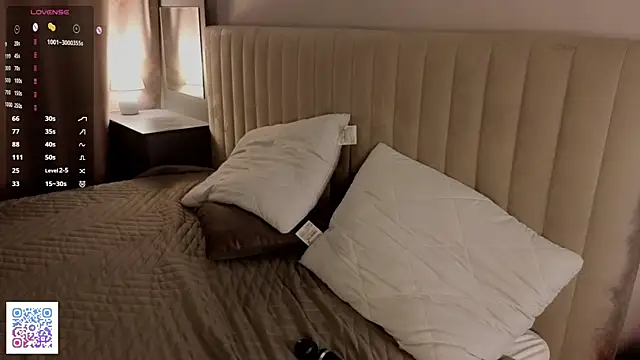 AngelenaCrittendon's cam snapshot