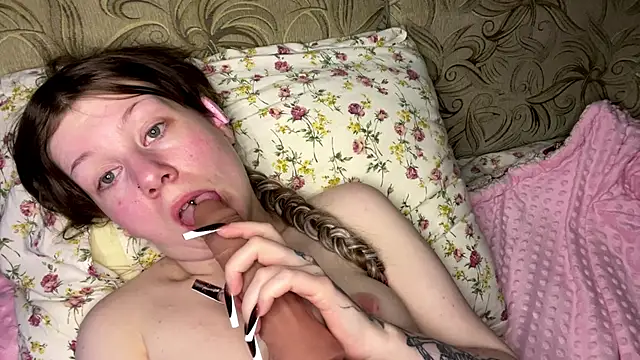 RebelKitsune's cam snapshot