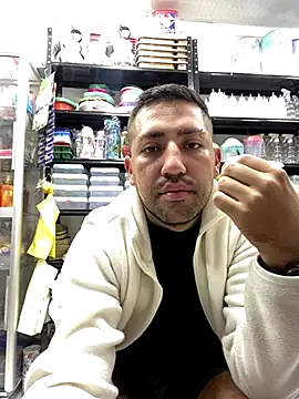 JuanZapata33 live sex cam