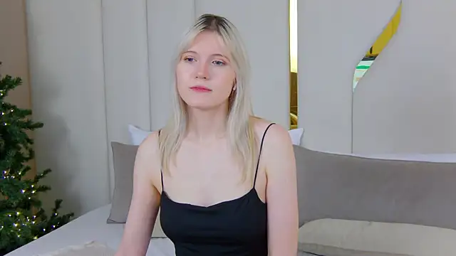 NellieLoyns's cam snapshot