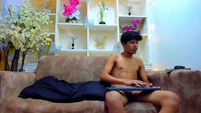 BvlgarVoyss live sex cam