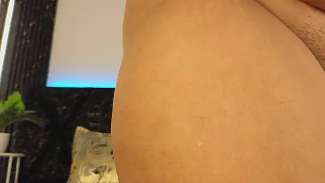 Emy_leon's cam snapshot