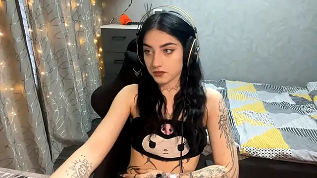 Meowluly's cam snapshot