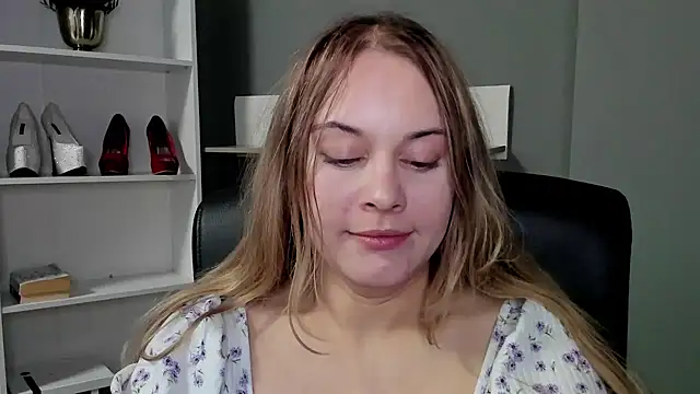 kitty_valeria's cam snapshot