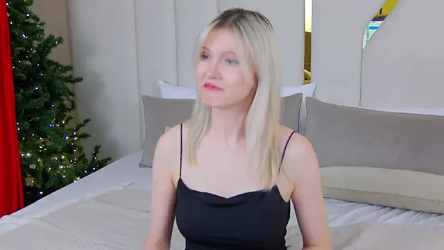 NellieLoyns's cam snapshot