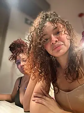 PrettyLia live sex cam