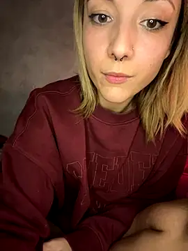 KarlaLuar_'s cam snapshot